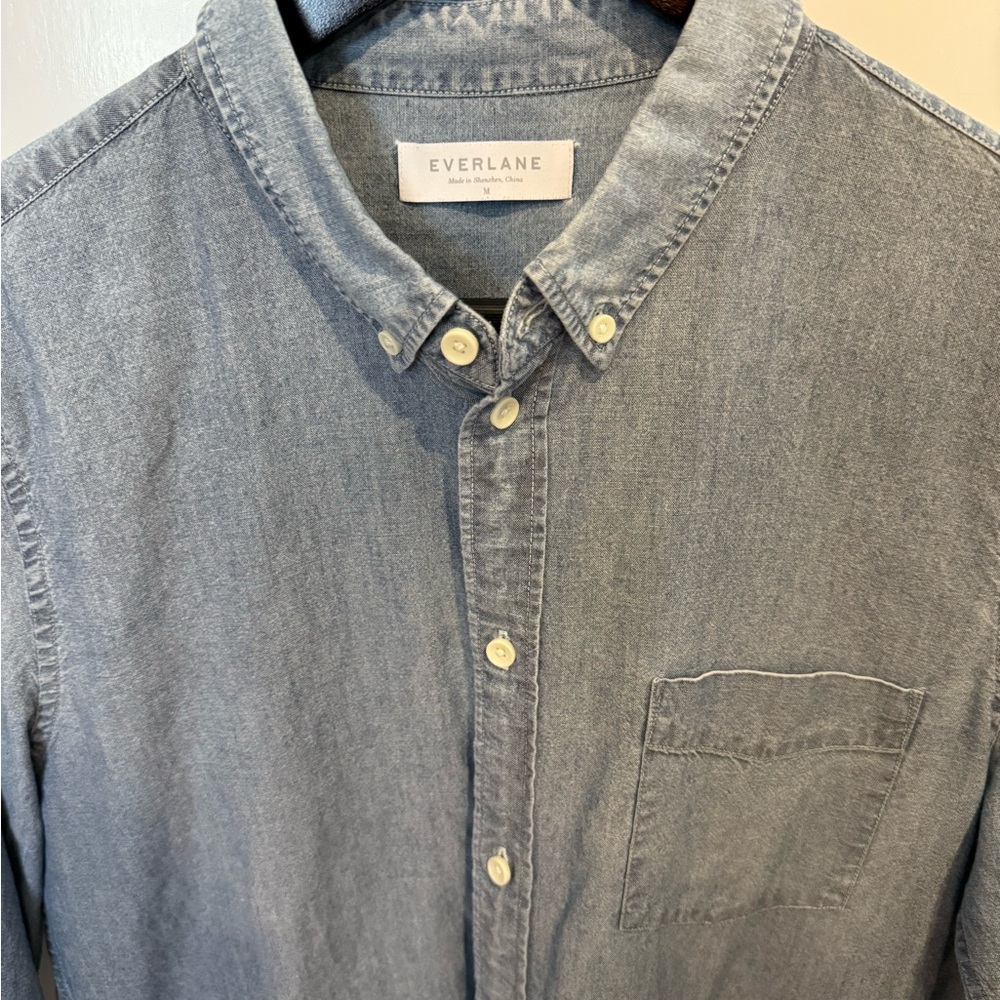 Everlane Men's Chambray Blue Shirt